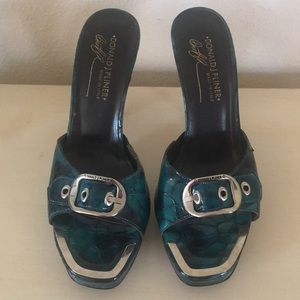 Woman size 8m high heel sandals famous brand